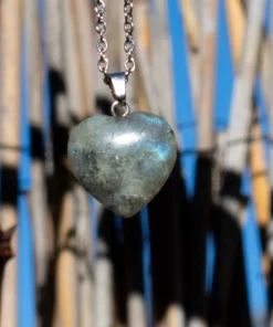 zoom sur la pierre labradorite