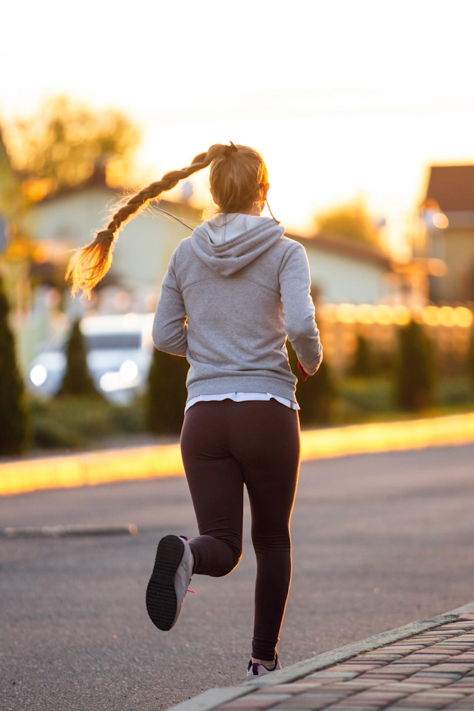 femme faisant un jogging