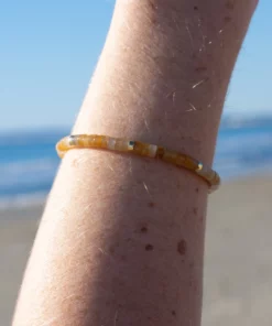 bracelet en aventurine jaune vue mer