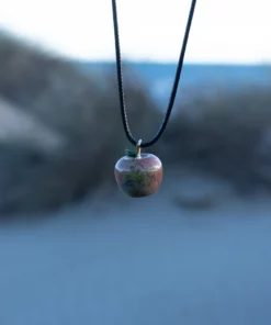 collier pomme en unakite vue mer