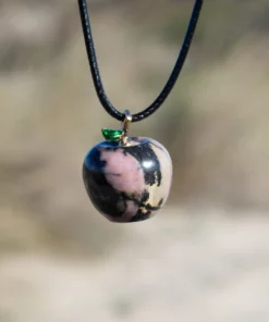 collier pomme en rhodonite