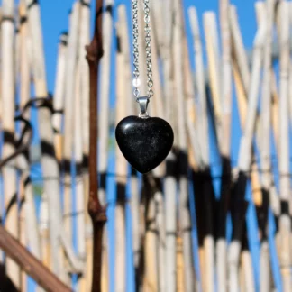 collier en plein coeur en obsidienne