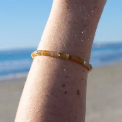 bracelet en aventurine jaune vue mer